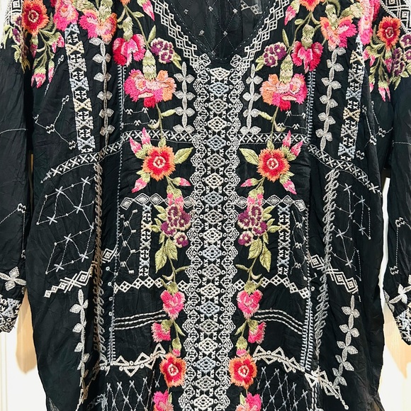 {Johnny Was} Black Floral Embroidered Peasant Top - Picture 8 of 14